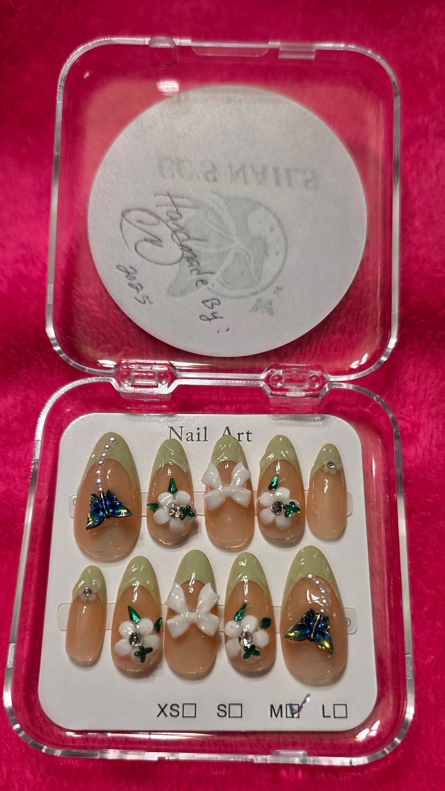 Handmade by CC nails